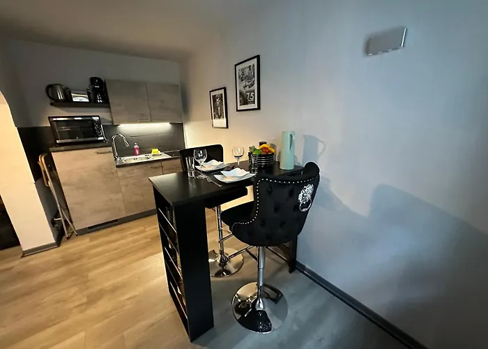 Geheimtipp Koenigsstuhl - Altstadt-Apartment Nahe Warnowufer